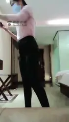 狗狗偷吻屁股 欠抽了