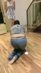 暴力耳光 踩踏 数据线 烟头烫