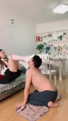 调教踩烂狗脸 暴力跳踩圣水