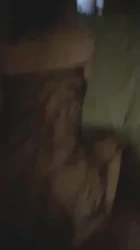 射在母狗的肥臀上爽！