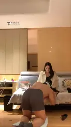头夹胯下舔内裤