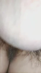 看着老婆和别人调情. 只是看就能看的自己梆硬。