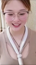 极品巨乳眼镜少妇