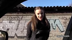 性感少女以第一人称视角口交，紧致小穴被插入