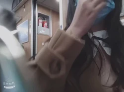 旁边的大爷应该在做着美梦吧