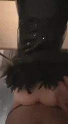 黑丝少妇继续后入。骚货叫声可射