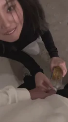 贱人操逼之前主动喝尿提神醒脑 一个劲的要求给她射脸上