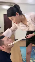 明明 被女主人调教做好脚奴