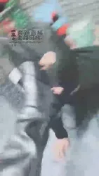 贱狗一边舔主人的脚 一边自己Lu