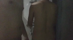 同事老公出差了，刚好出来开房