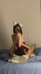 短发极品女友！主动女上位骑乘抓着他的她的奶子狂干