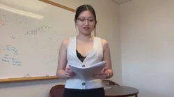 为了生活秘书不得不伺候老板