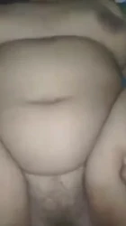 和55岁大屁股少数民族熟女大妈偷情，大妈身材丰满逼肥肉厚，太刺激了