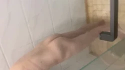 骚妻洗澡，贵在真实，骚妻爱看评论