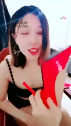 内衣诱惑红绿灯