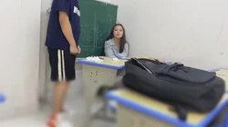 强推补习老师，20多岁正当年精力旺盛，看到老师的身材实在忍不住了