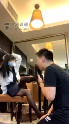 刺激 抓到一个偷闻鞋子的