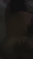 苏州的小坦克，插到喷水，屁股又紧又大吸奶吸到爽，太骚了。小坦克都私我