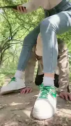 罗宾 调教 户外踢狗