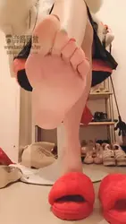 第一视角裸脚 拖鞋羞辱压榨