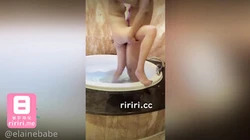 SWAG 坏心!拜托邻居朋友带我飞从游戏飞到床上了 Elainebabe