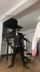 两个女王 玩弄家中的宠物狗