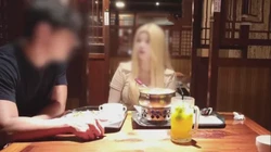 这妹子是真的骚的不行，因为男友没法满足自己！就出来约炮，“所以你有男