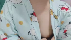 别人家保守贤妻主动勾引我 结果被操的自己掰开屁股（广州单女夫妻情侣）
