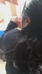 阳台强推内射熟女阿姨，她在洗衣服