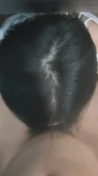 骚货在桌下口交，最后口爆射在嘴里