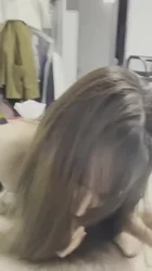 最后嘴巴里流出精液的瞬间满足死了