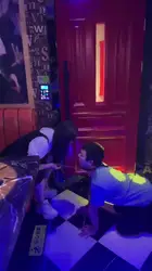开发KTV的服务员做脚奴
