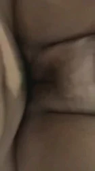 和55岁大屁股熟女大妈偷情，没想到大妈这么大年纪了逼水还那么多