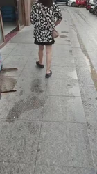 孩子数学老师吵架后被成功拿下，被我约到餐厅吃饭喝酒，喝开心了带到酒店