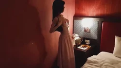 为了转正勾引经理去酒店开房，平时看着身材瘦小平平无奇，实则波超级大