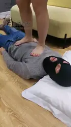 楼遥 踩踏 脚深喉
