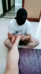继续监督家务狗 捏脚 做家务